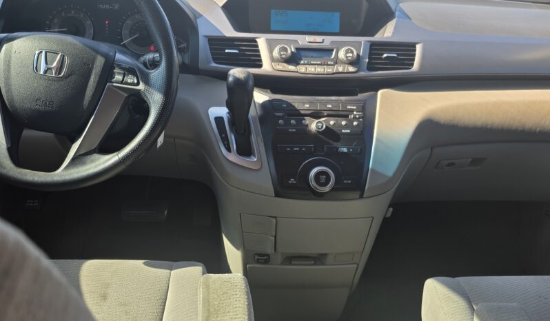 
								2011 Honda Odyssey full									