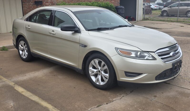 
								2011 Ford Taurus full									