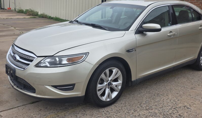 
								2011 Ford Taurus full									