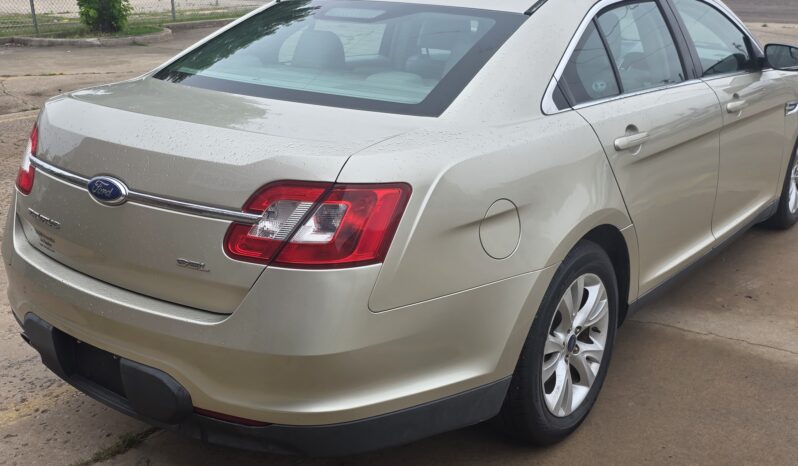 
								2011 Ford Taurus full									