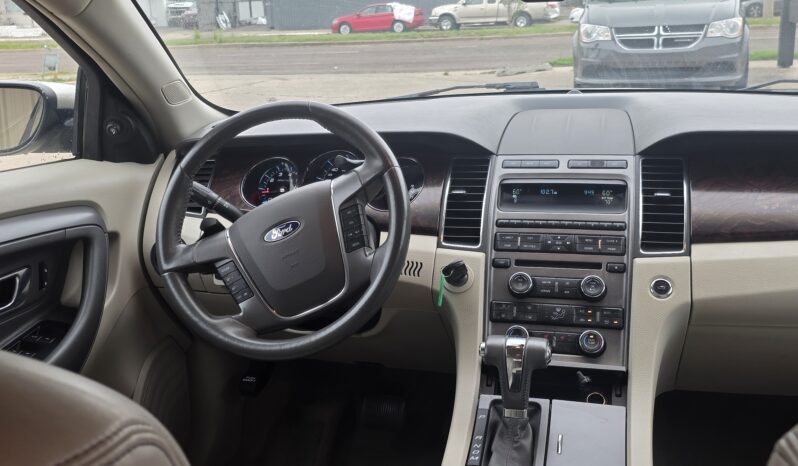 
								2011 Ford Taurus full									